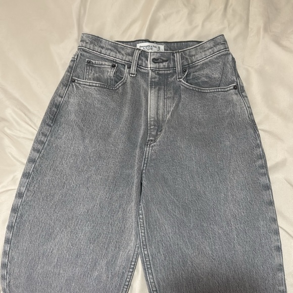 Abercrombie & Fitch curve love ultra high rise 90’a straight jean - Picture 8 of 12